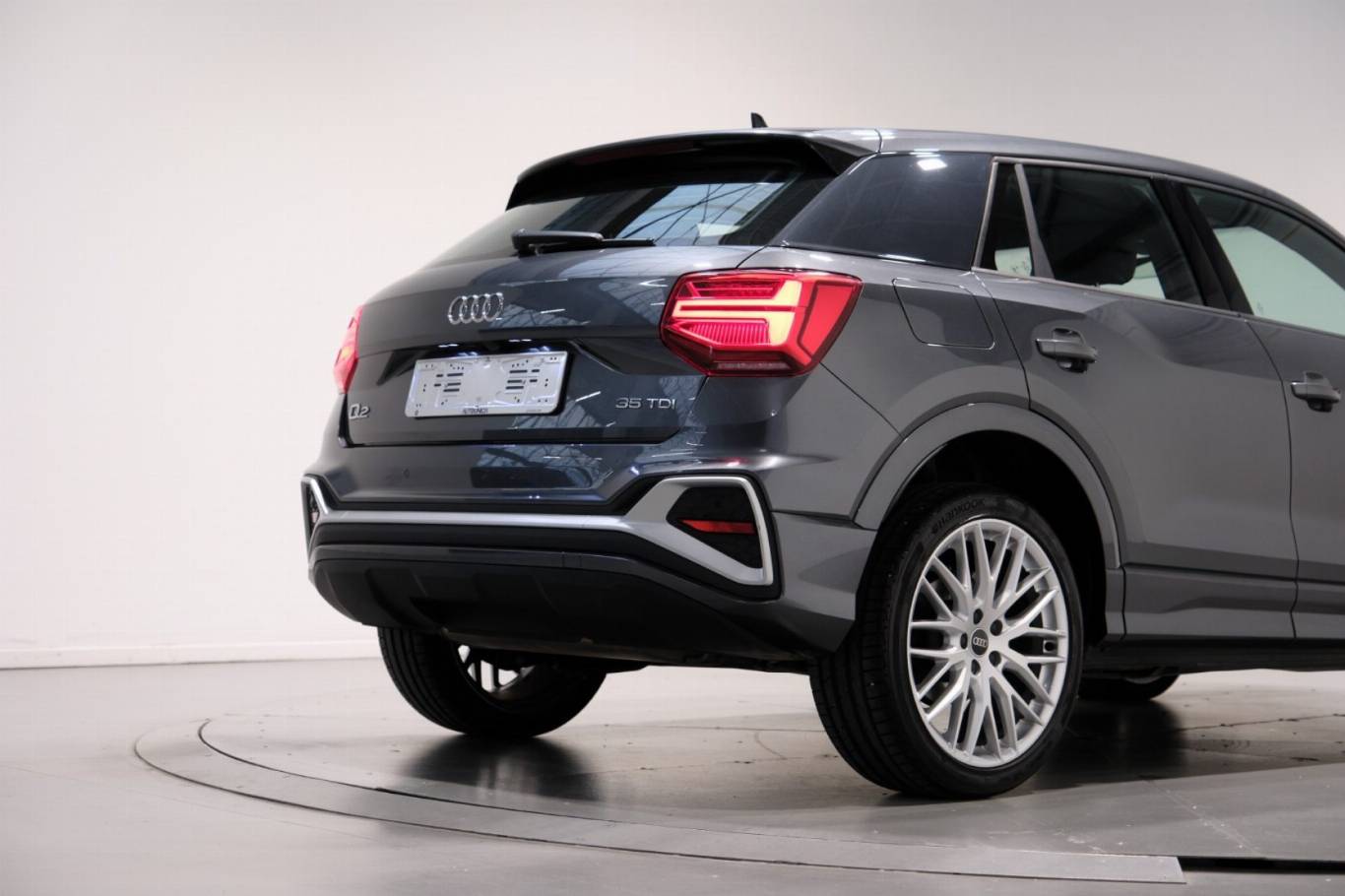 AUDI Q2 64