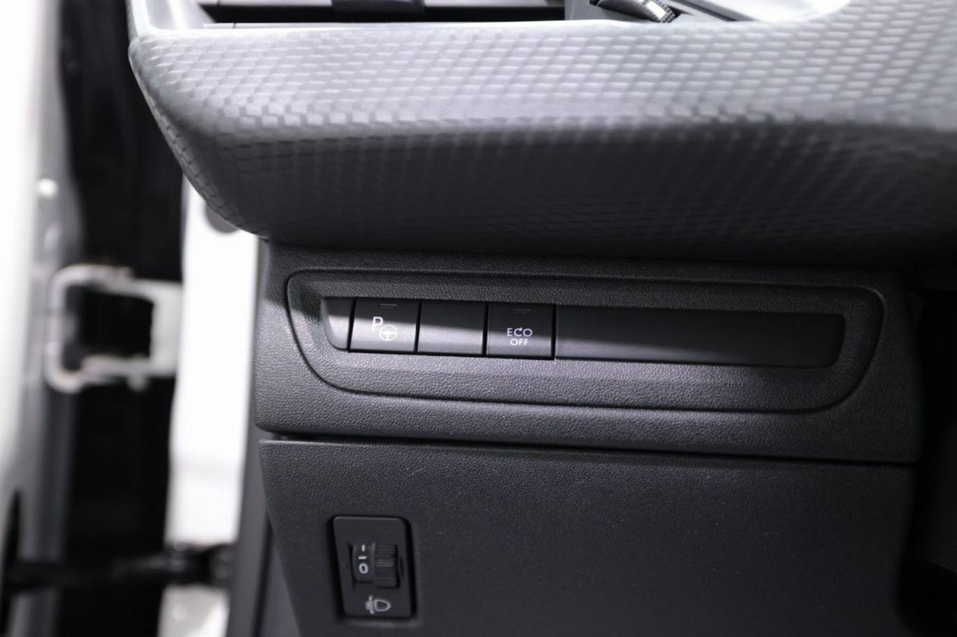 PEUGEOT 2008 26