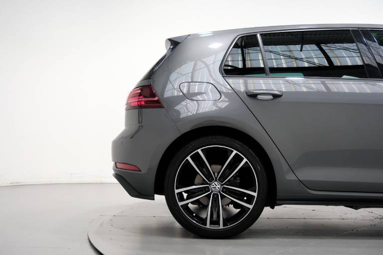 VOLKSWAGEN Golf GTD 51