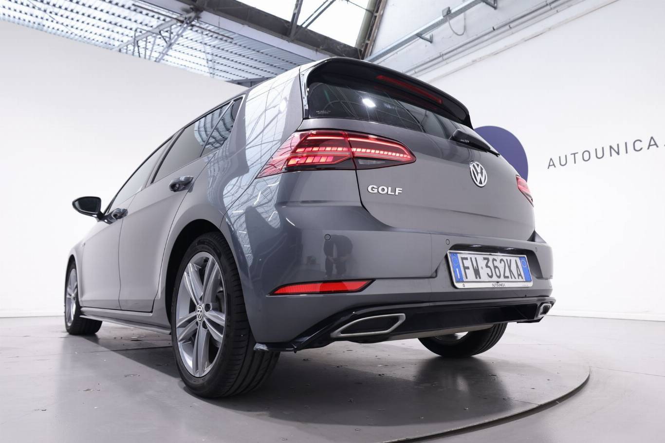 VOLKSWAGEN Golf 39