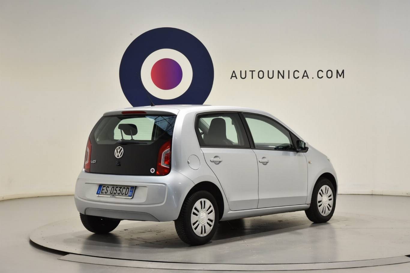 VOLKSWAGEN Up! 8