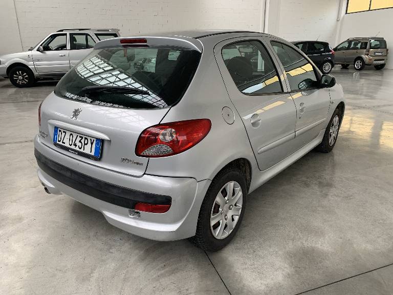 PEUGEOT 206 3