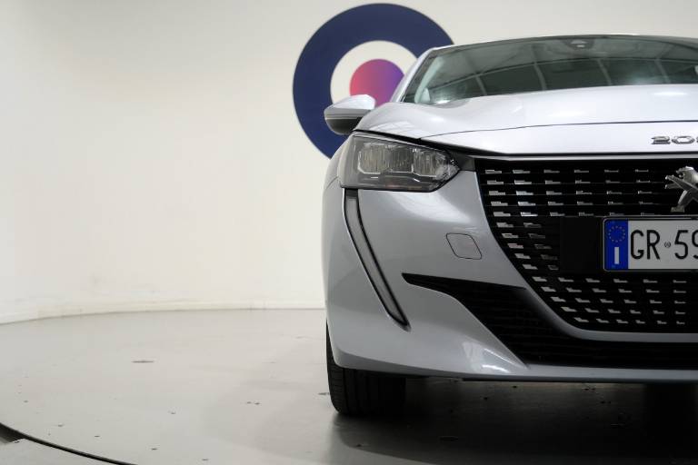 PEUGEOT 208 47