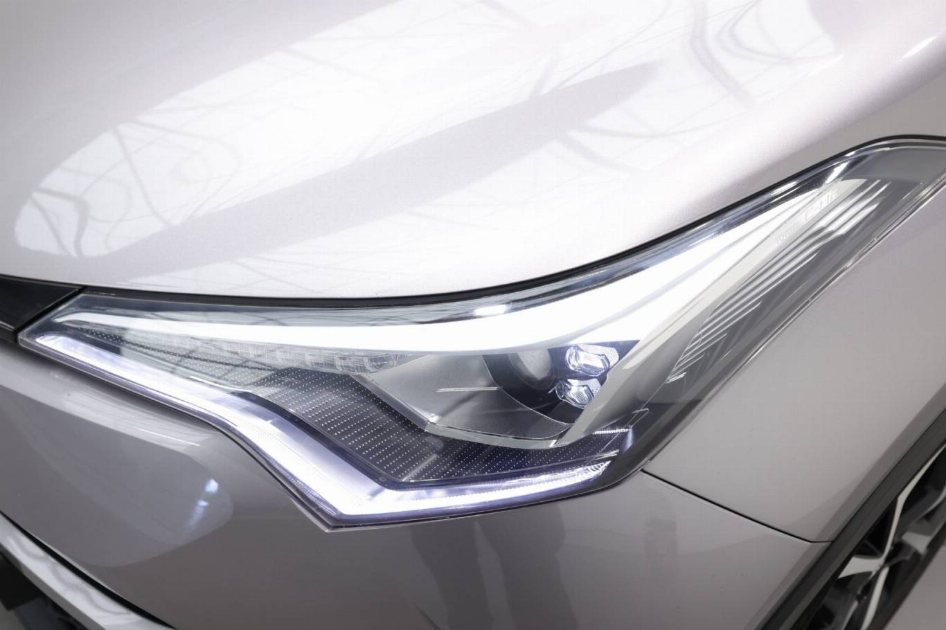 TOYOTA C-HR 43
