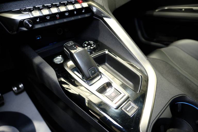 PEUGEOT 3008 31