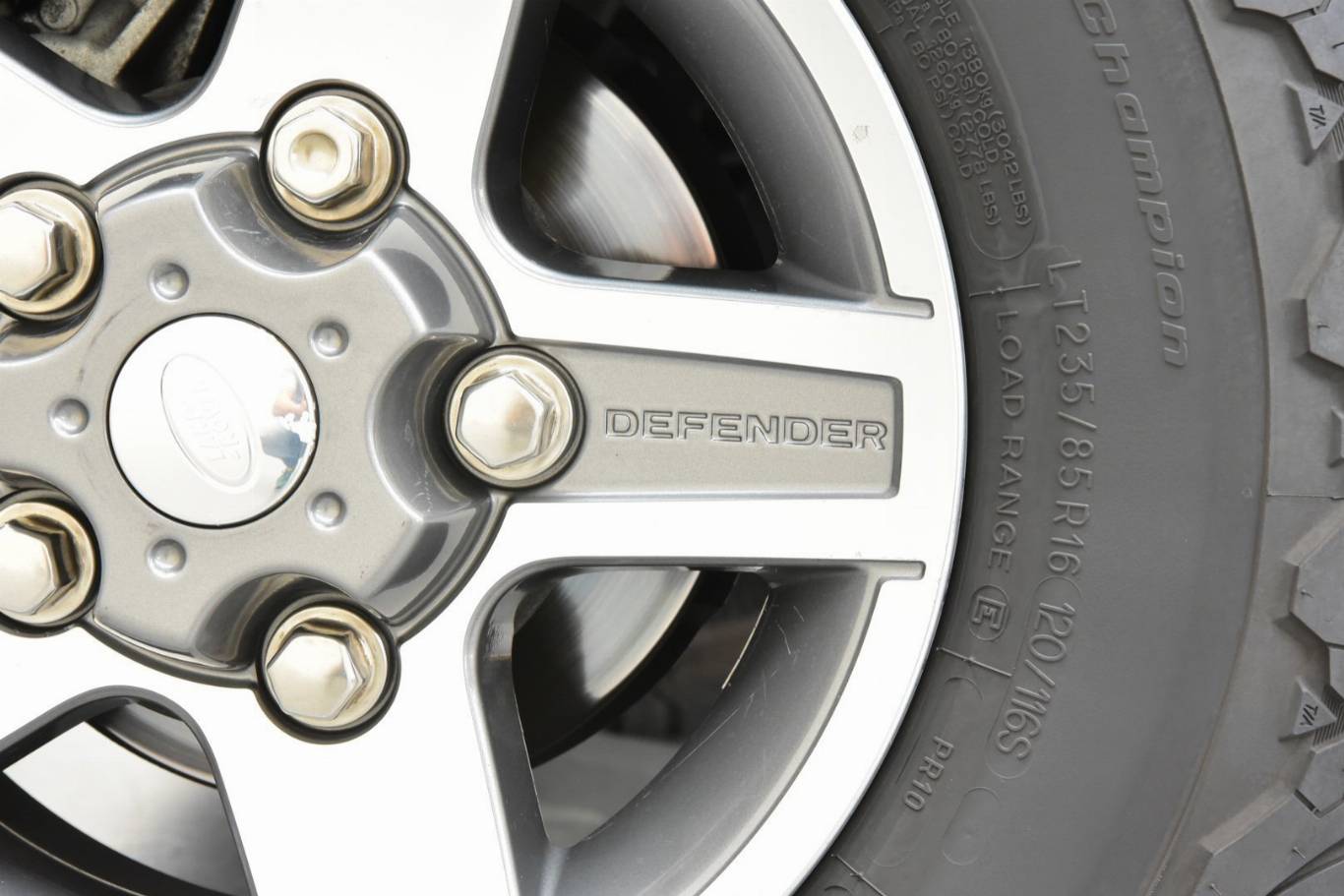 LAND ROVER Defender 75