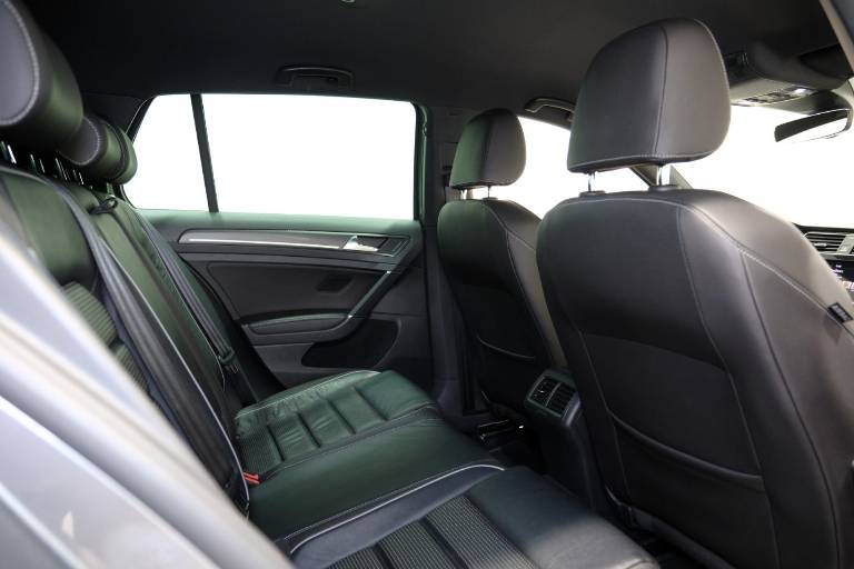 VOLKSWAGEN Golf GTD 62