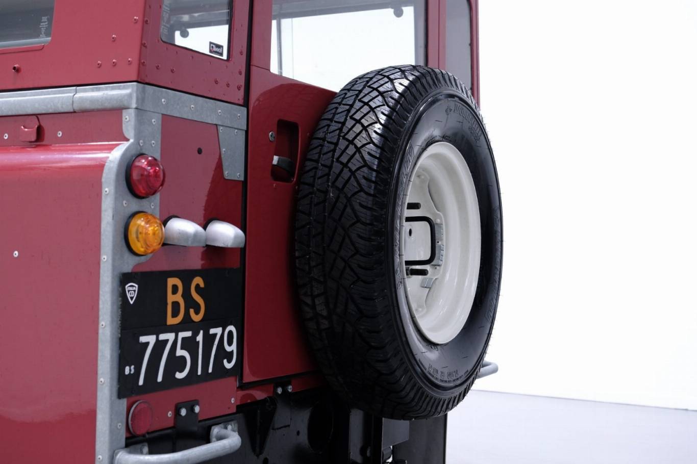 LAND ROVER Defender 38