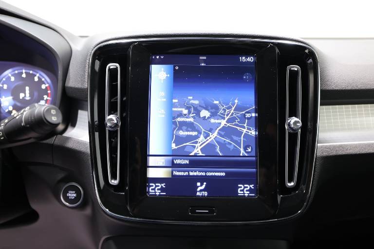 VOLVO XC40 25