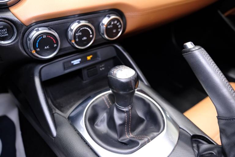 FIAT 124 Spider 29