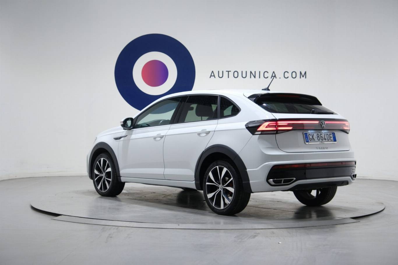 VOLKSWAGEN Taigo 17