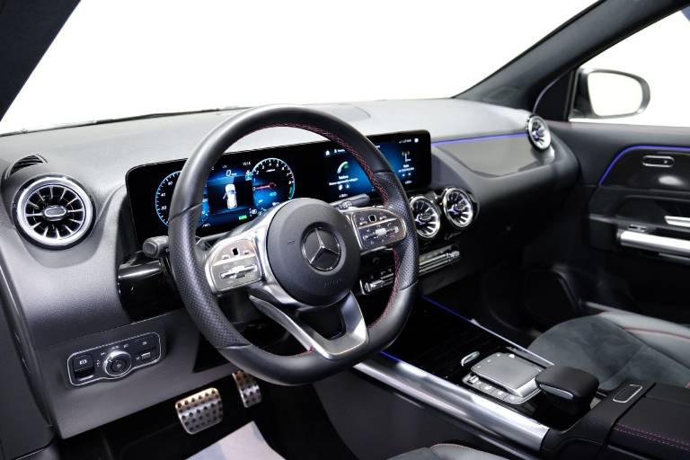 MERCEDES-BENZ GLA 5