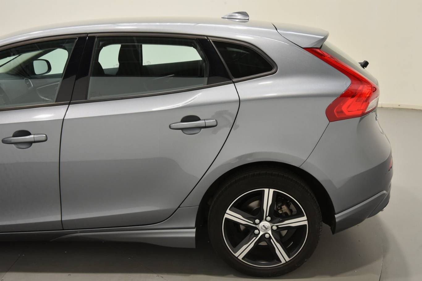 VOLVO V40 60