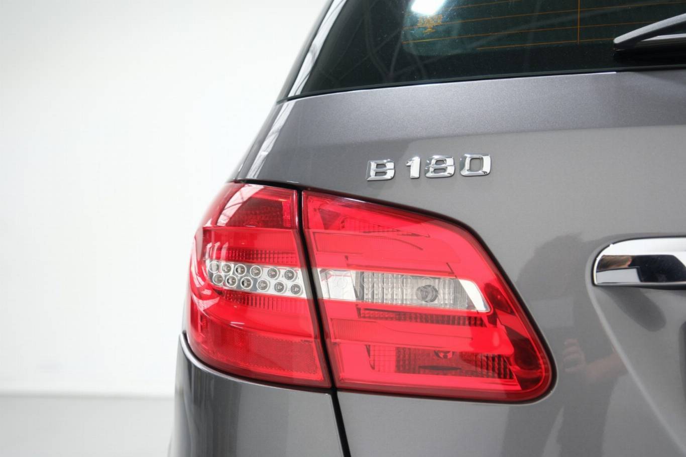 MERCEDES-BENZ B 180 40