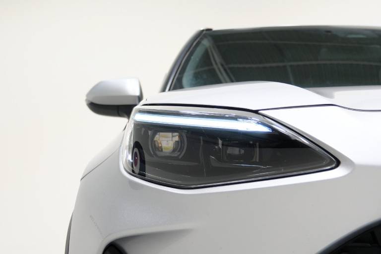 TOYOTA Yaris Cross 20