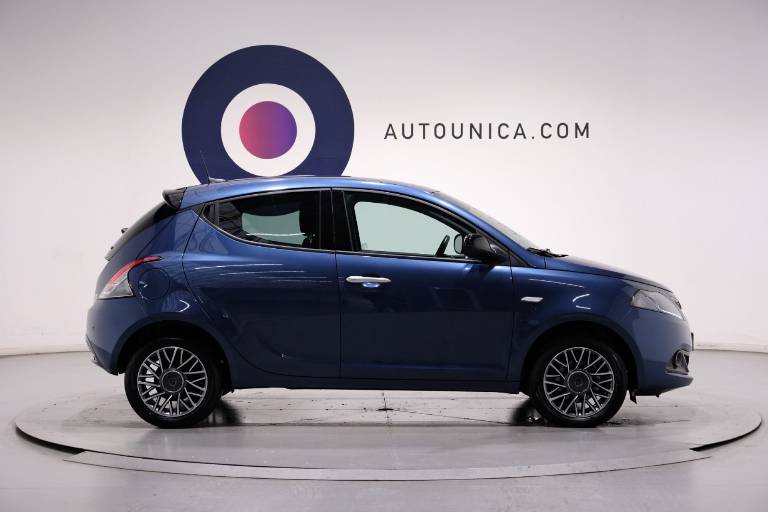 LANCIA Ypsilon 4