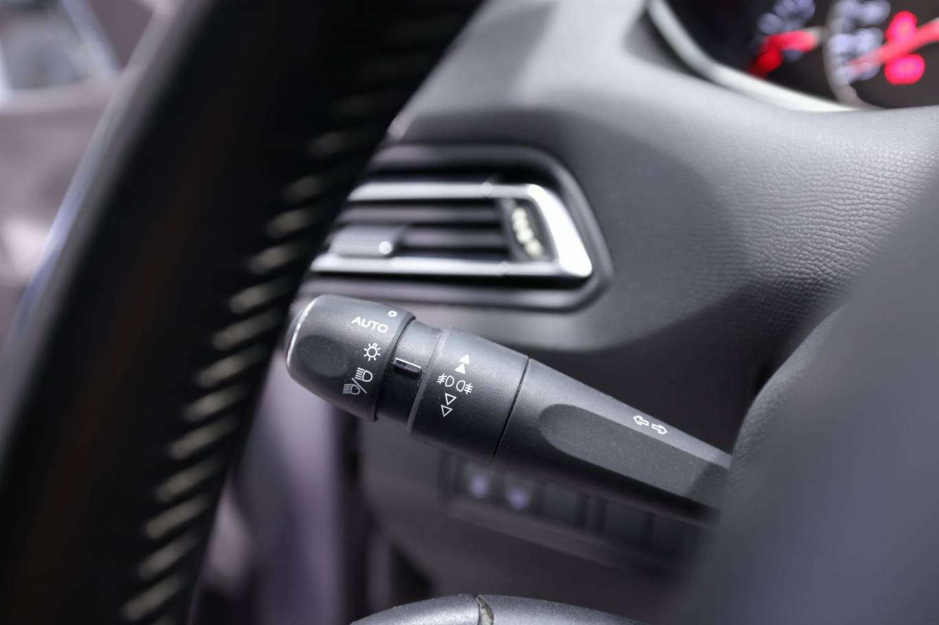 PEUGEOT 308 13