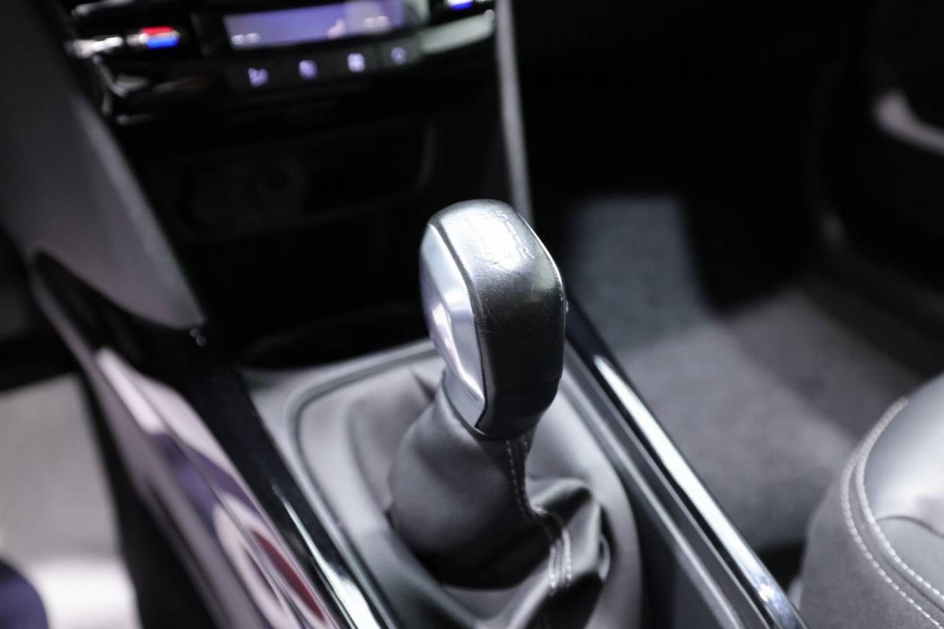 PEUGEOT 2008 27