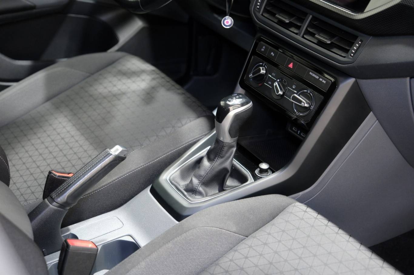 VOLKSWAGEN T-Cross 47