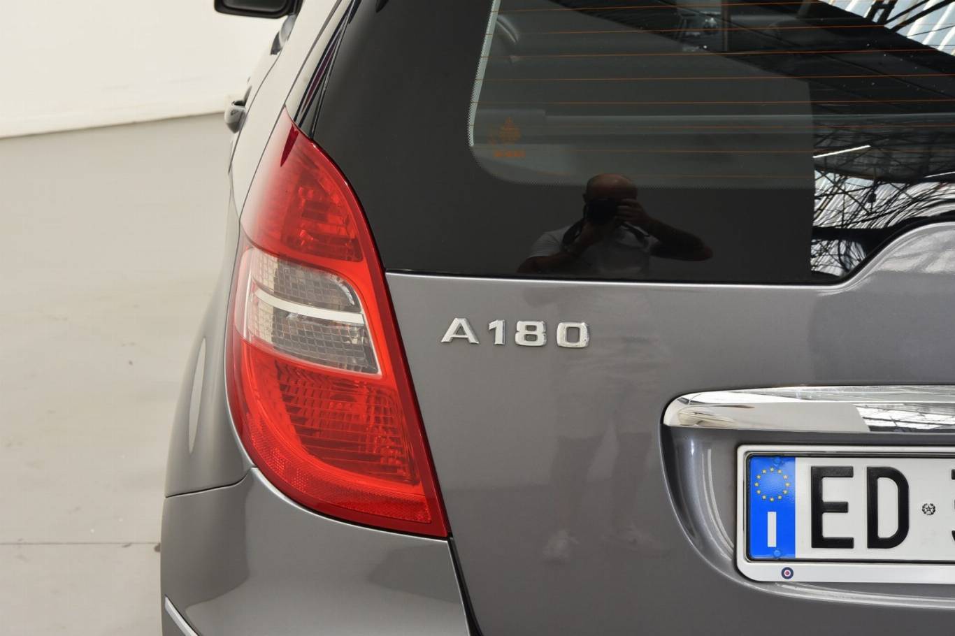 MERCEDES-BENZ A 180 29