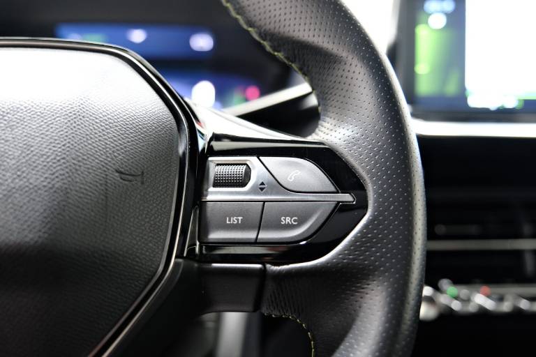 PEUGEOT 208 22