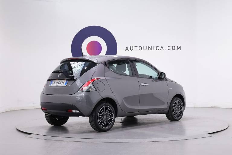 LANCIA Ypsilon 14