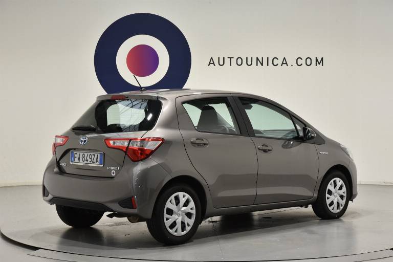 TOYOTA Yaris 30