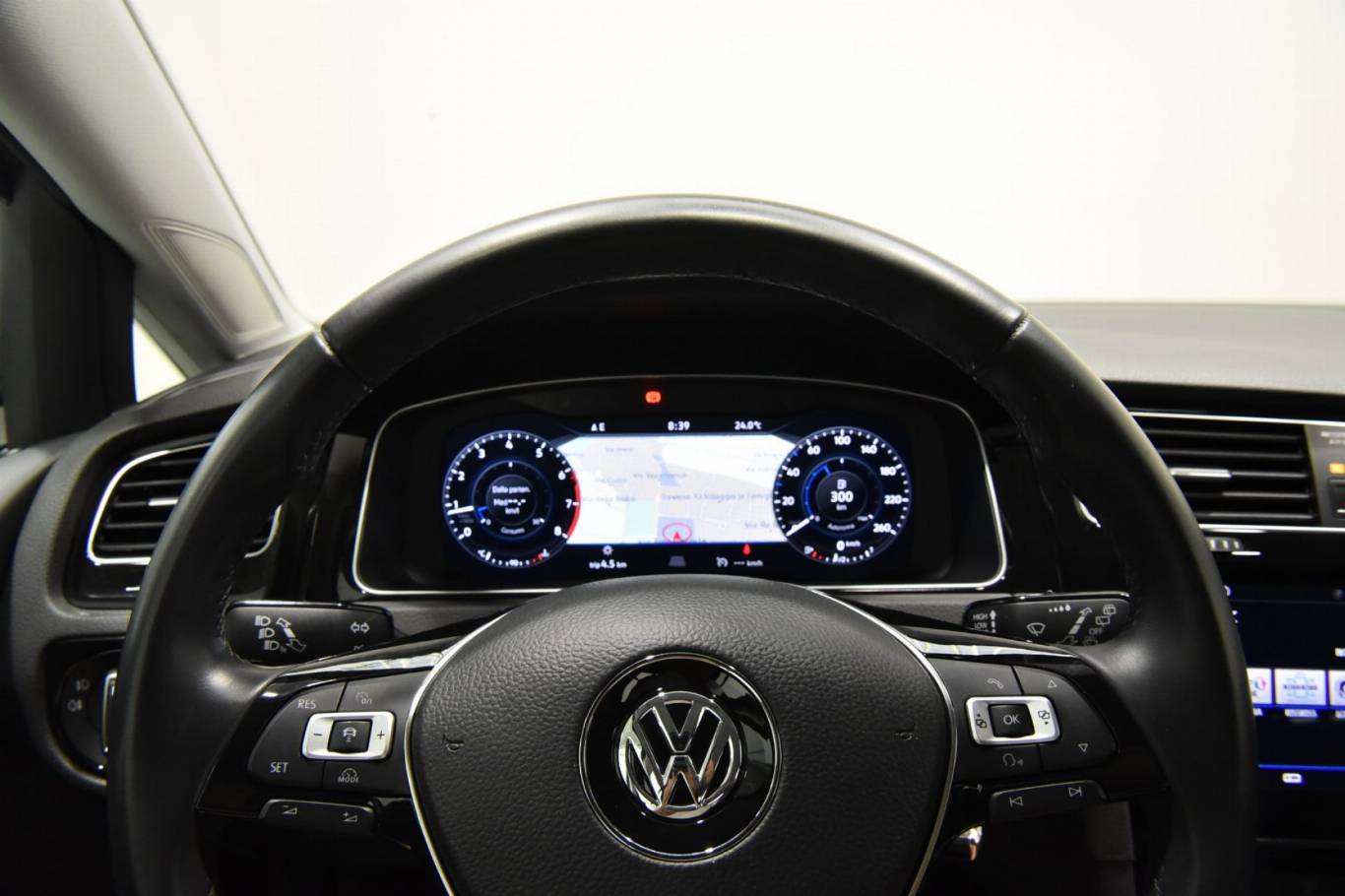 VOLKSWAGEN Golf 9
