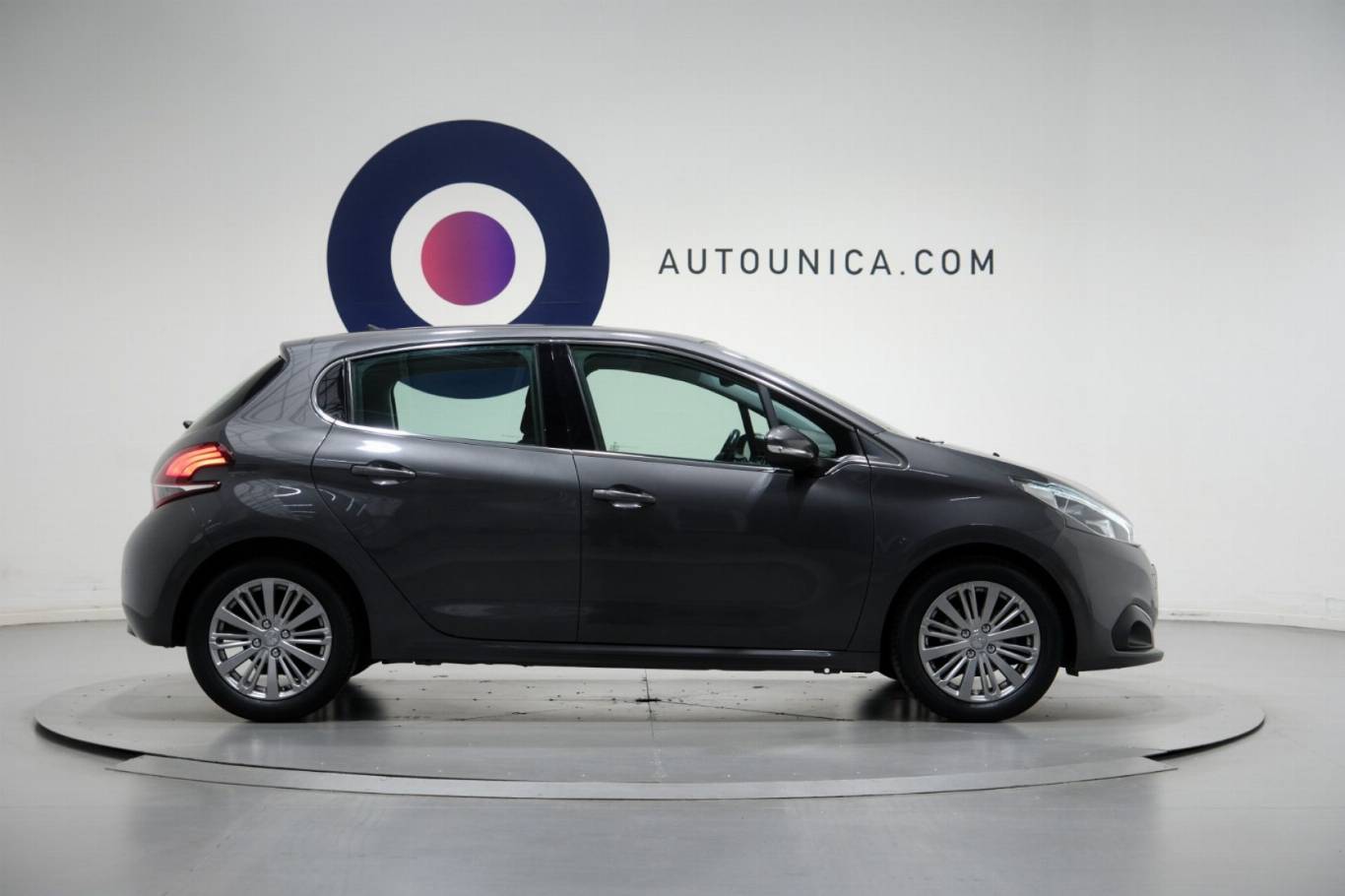 PEUGEOT 208 4