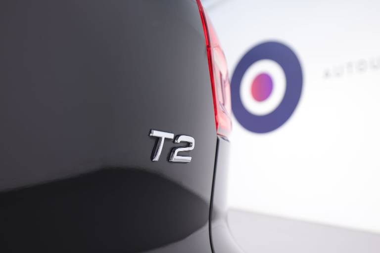 VOLVO XC40 40