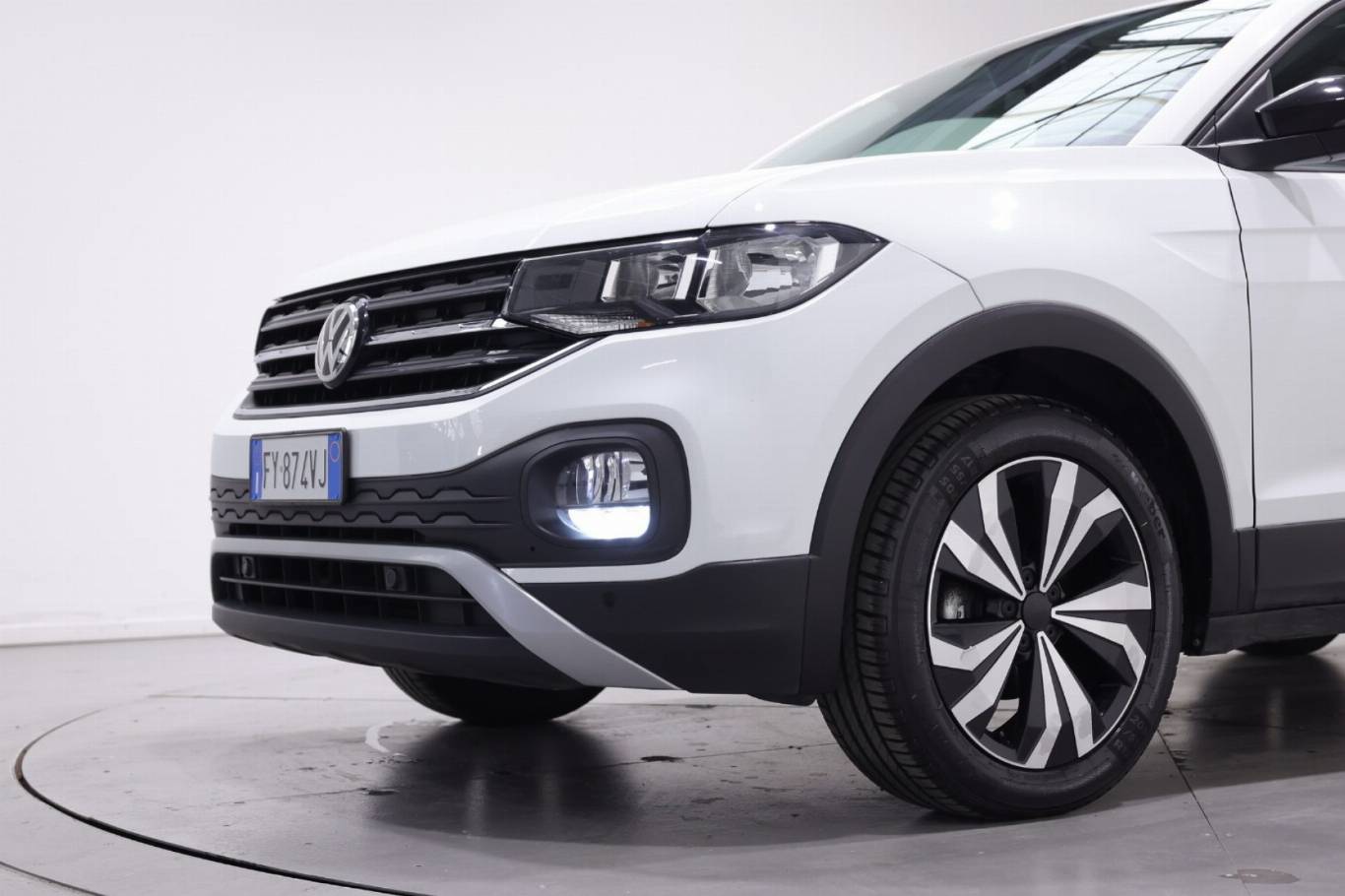 VOLKSWAGEN T-Cross 11