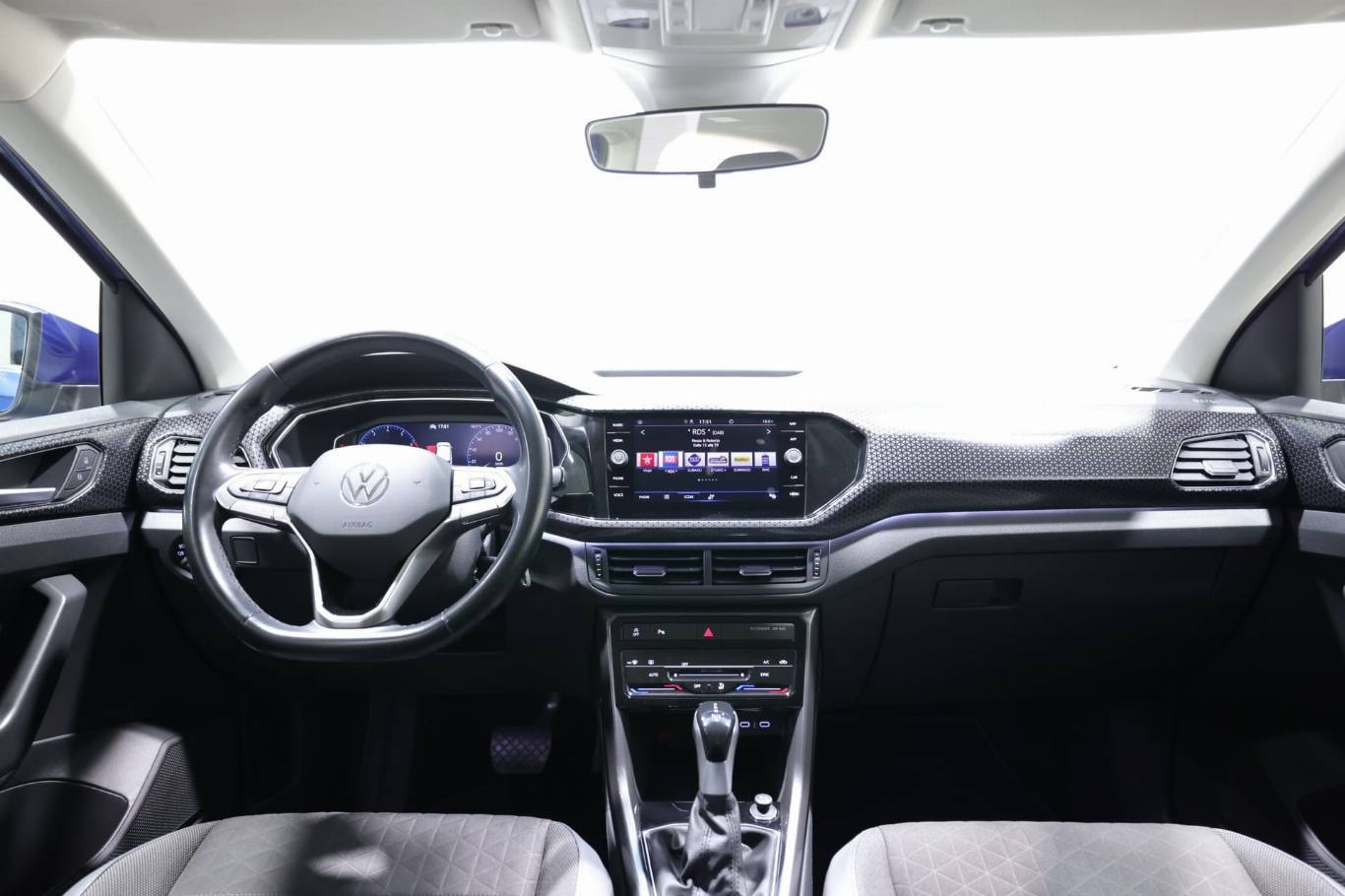 VOLKSWAGEN T-Cross 10