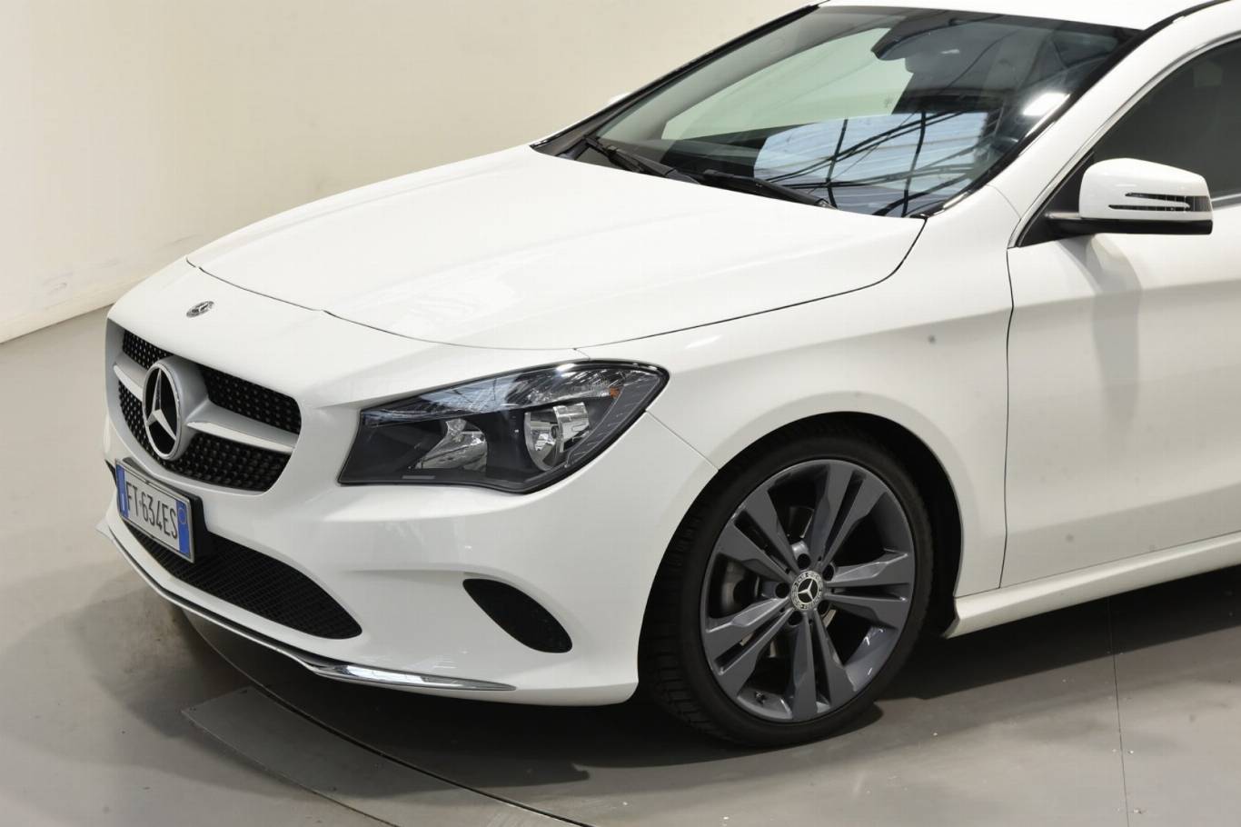 MERCEDES-BENZ CLA 180 31