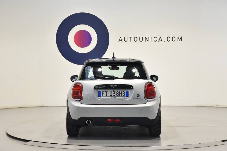 MINI Cooper D 6