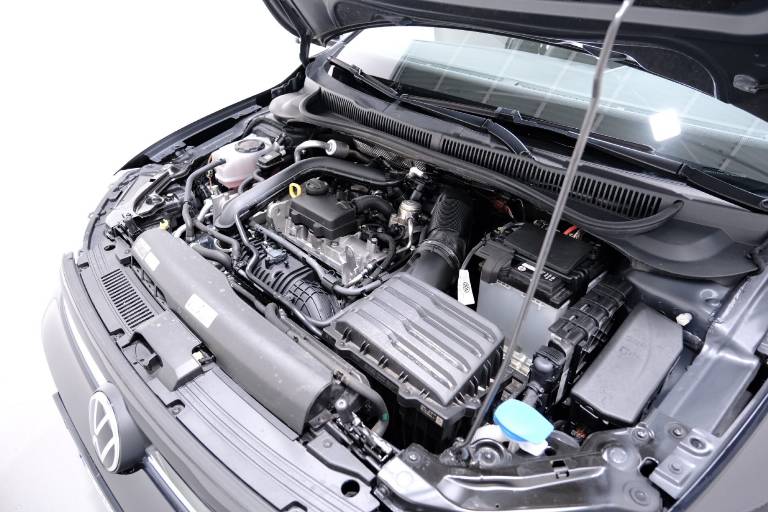 VOLKSWAGEN Polo 66
