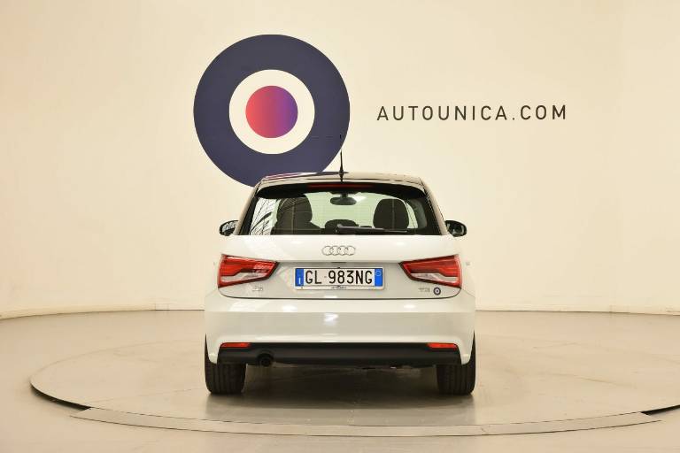 AUDI A1 6