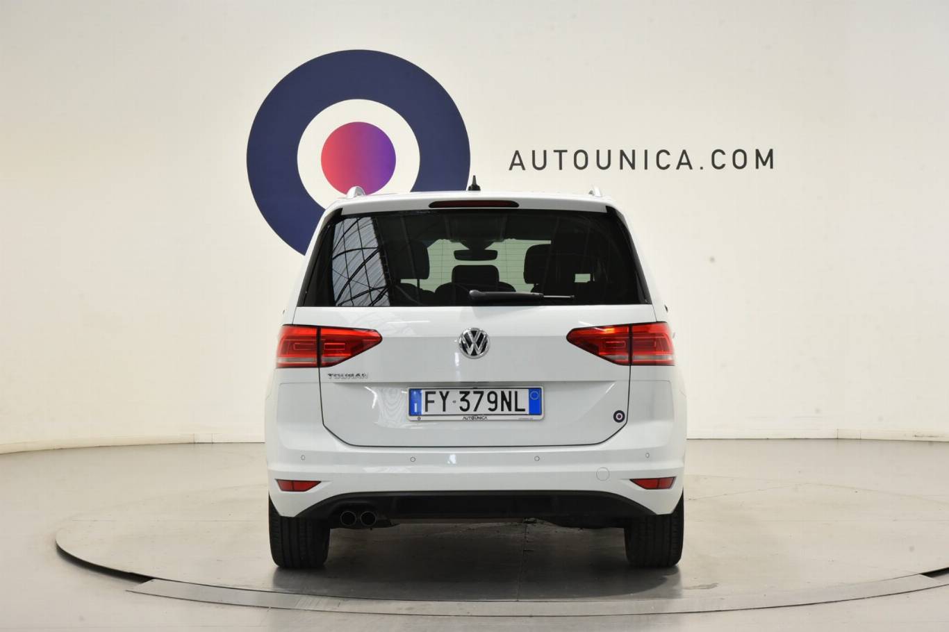 VOLKSWAGEN Touran 6
