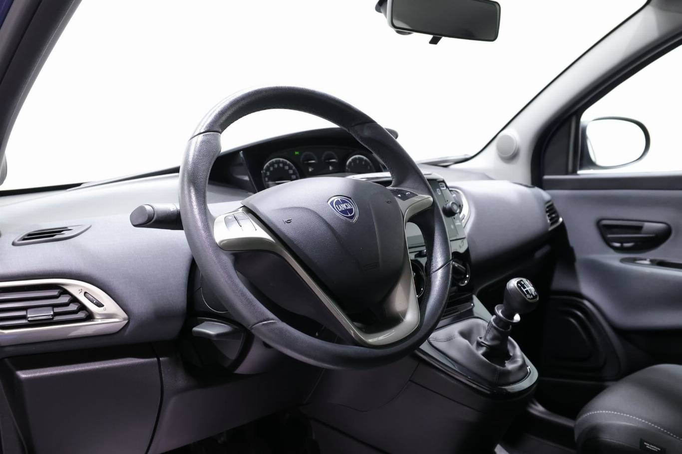 LANCIA Ypsilon 13