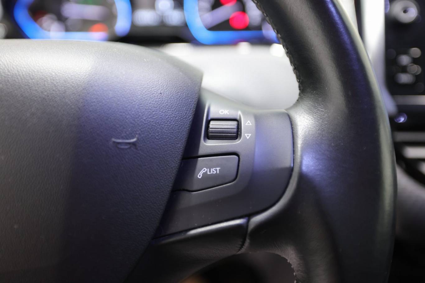 PEUGEOT 2008 21
