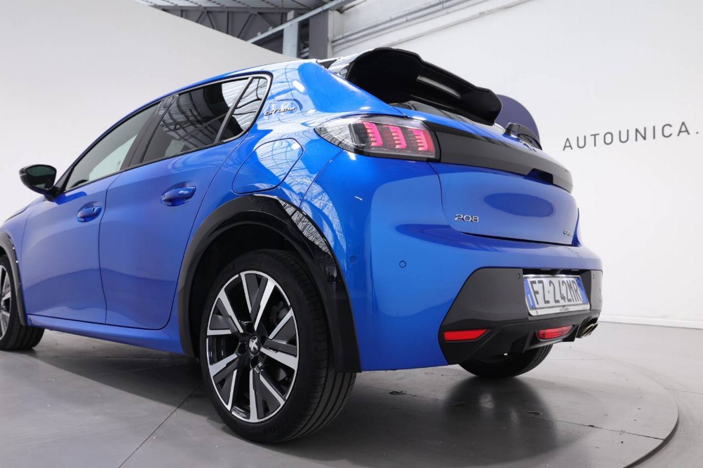 PEUGEOT 208 44