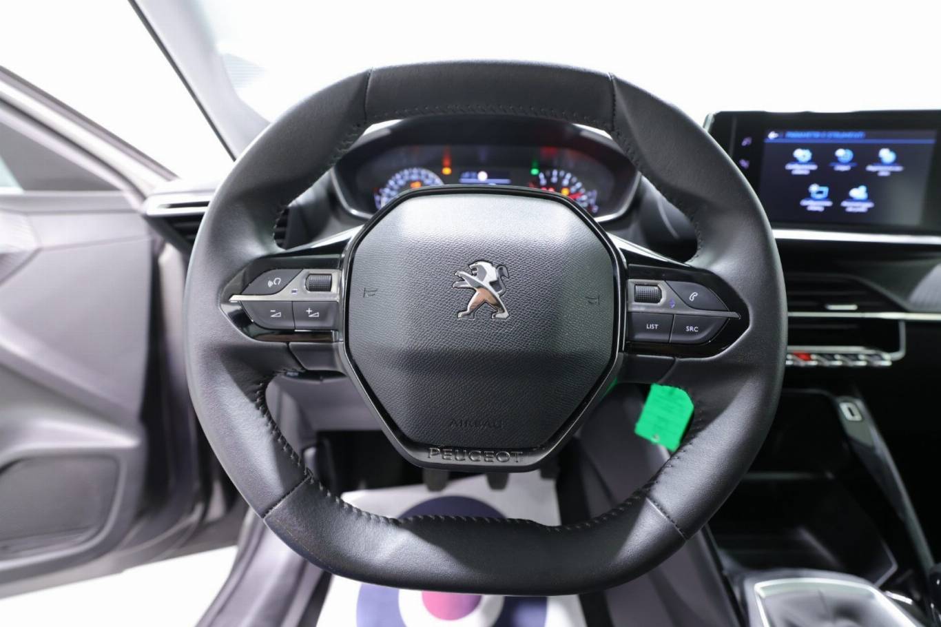 PEUGEOT 208 7