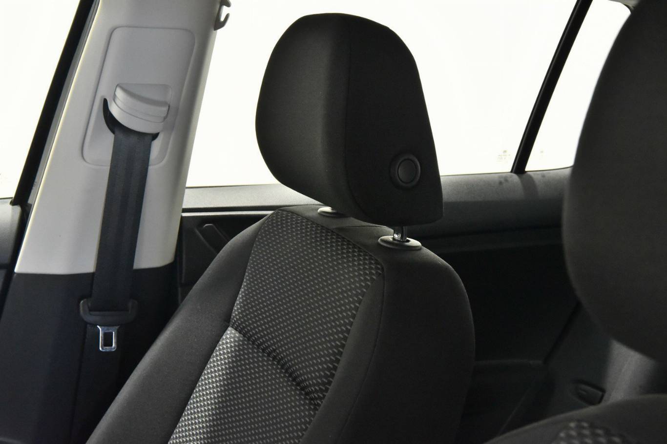 VOLKSWAGEN T-Cross 13