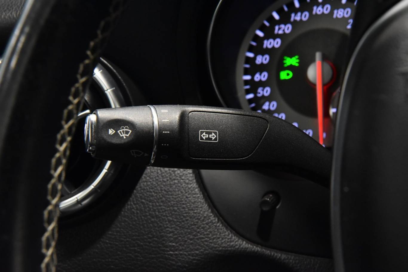 MERCEDES-BENZ CLA 200 29