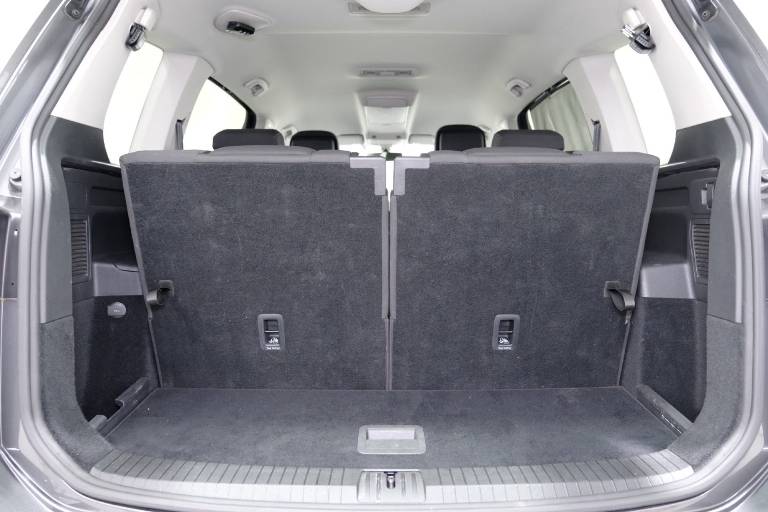 VOLKSWAGEN Touran 56