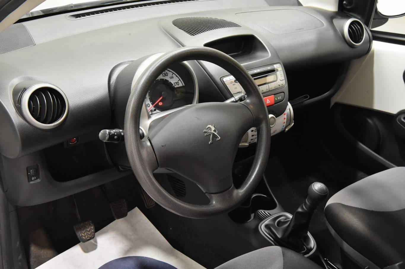PEUGEOT 107 3