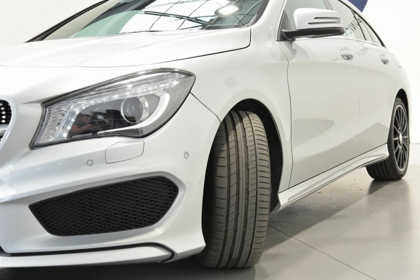 MERCEDES-BENZ CLA 200 31