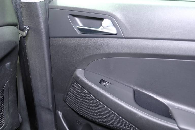 HYUNDAI Tucson 39