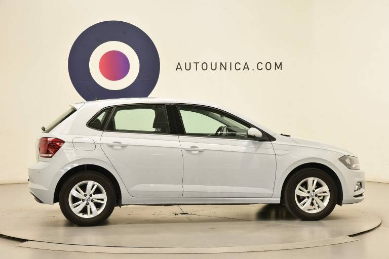 VOLKSWAGEN Polo 15