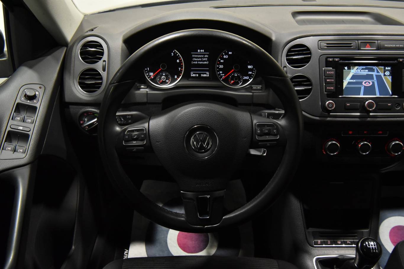 VOLKSWAGEN Tiguan 21