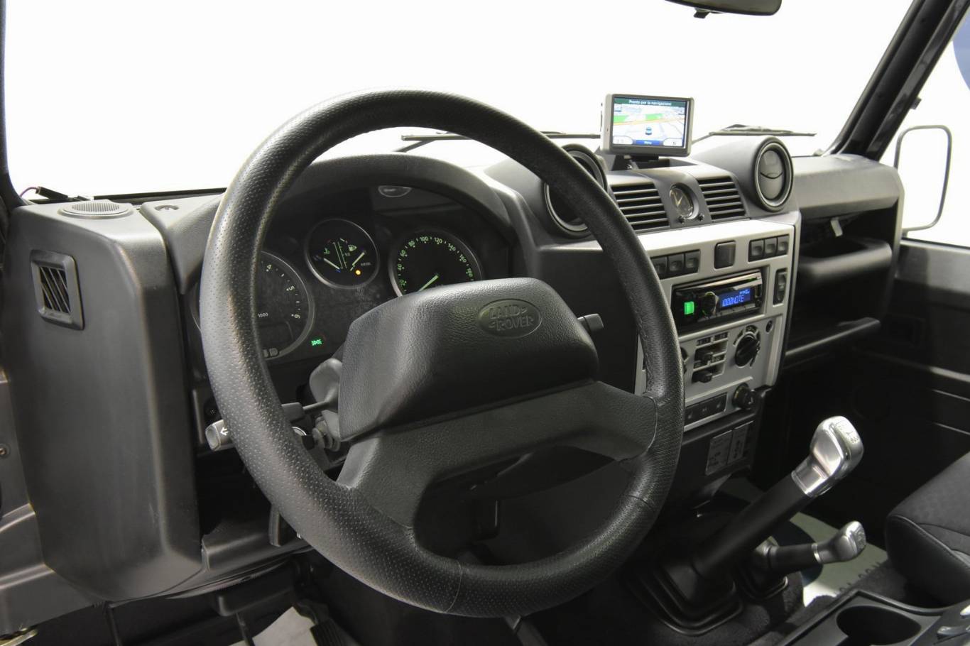 LAND ROVER Defender 3